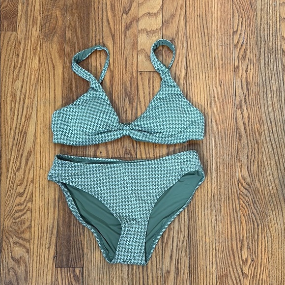 Andie Bikini Set Amor Top Classic Bikini Bottoms Seagrass size Small NWOT - Picture 1 of 7